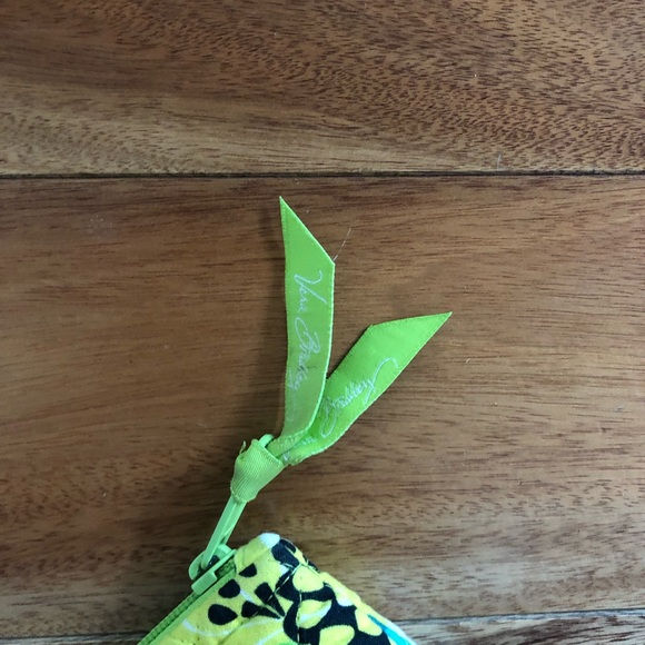 Vera Bradley travel bag - Picture 3 of 3